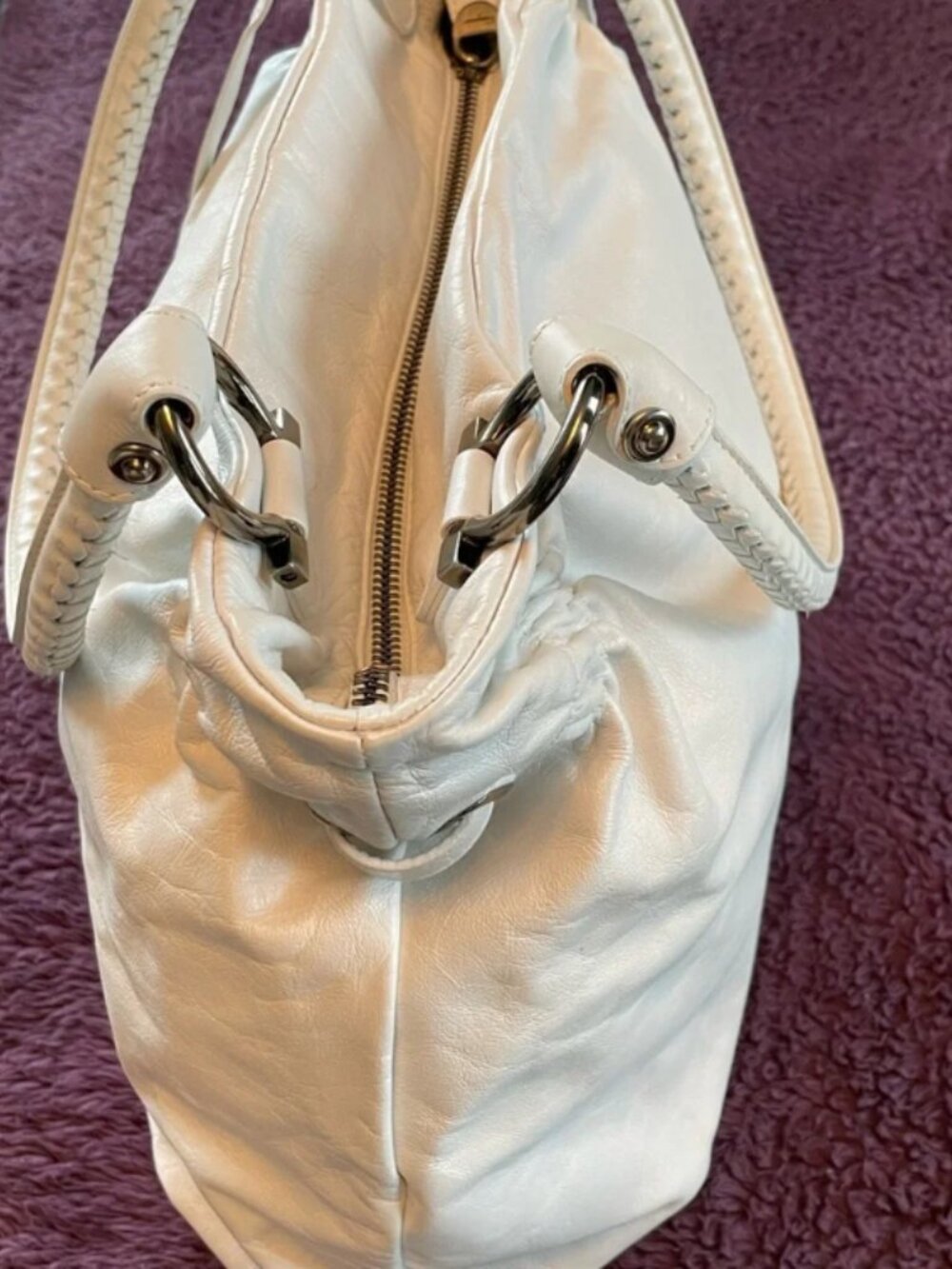 Salvatore Ferragamo Italian white leather shoulder bag - Picture 3 of 7